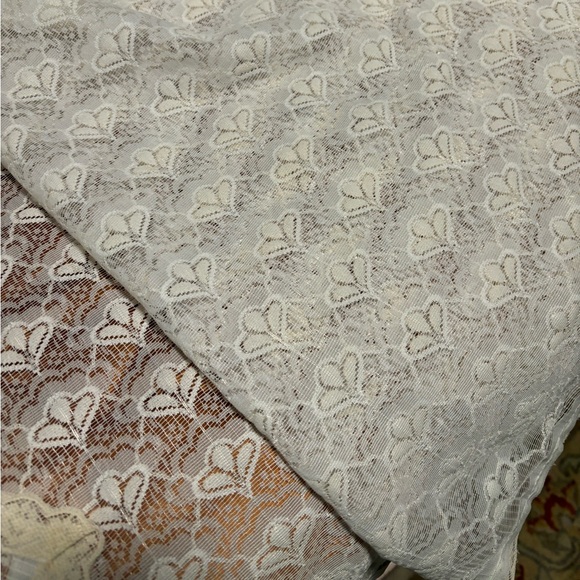 Handmade lace tablecloth approx 108x53 - Picture 2 of 3